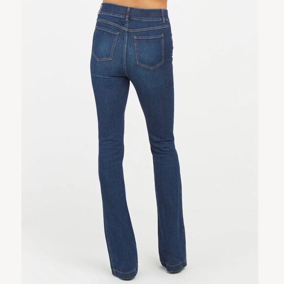 Spanx Flare Pull-On Flare Jeans in "Midnight" Dark Wash Size 1X - Picture 4 of 14